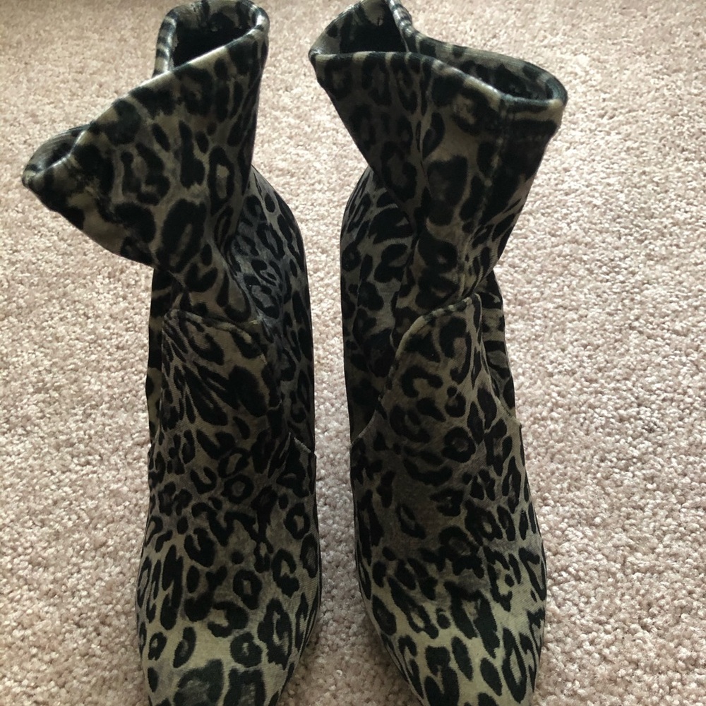 Boots - Picture 2 of 3